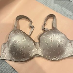 40C tan with cream floral bra